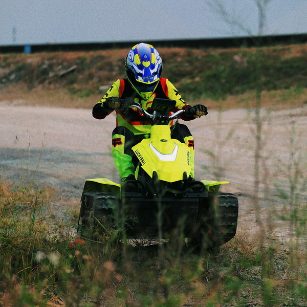 Etv-8 Etv-8 Electric Dual-Snowmobile برای فعالیت های خارج از جاده مناسب است